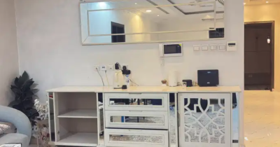 بوفيه مع المراية حقتها