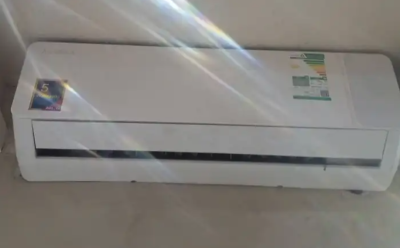 مكيف اسبليت شبه جديد ضمان خمس سنوات
