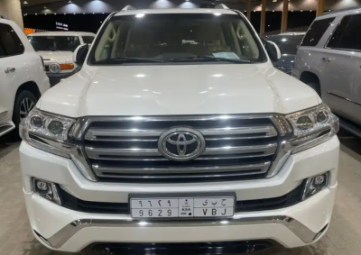 للبيع جيب لاندكروزر VXR خليجي 2016 عداد 147 الف