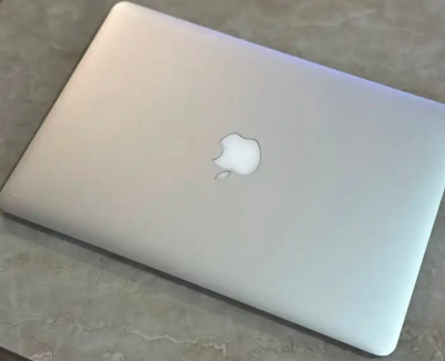 للبيع ( 2017 ) MacBook Air 13 - inch