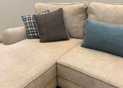 كنب حرف L شبه جديد ب2000 قابل للتفاوض البسيط