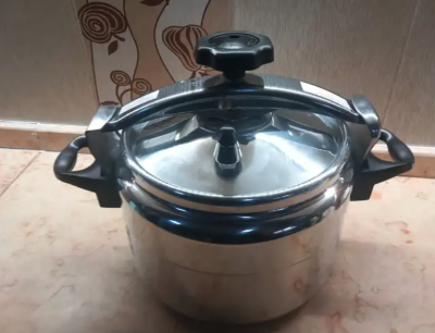 بس ضغط 11لتر. جديد. استخدام لمرة واحدة للاختيار