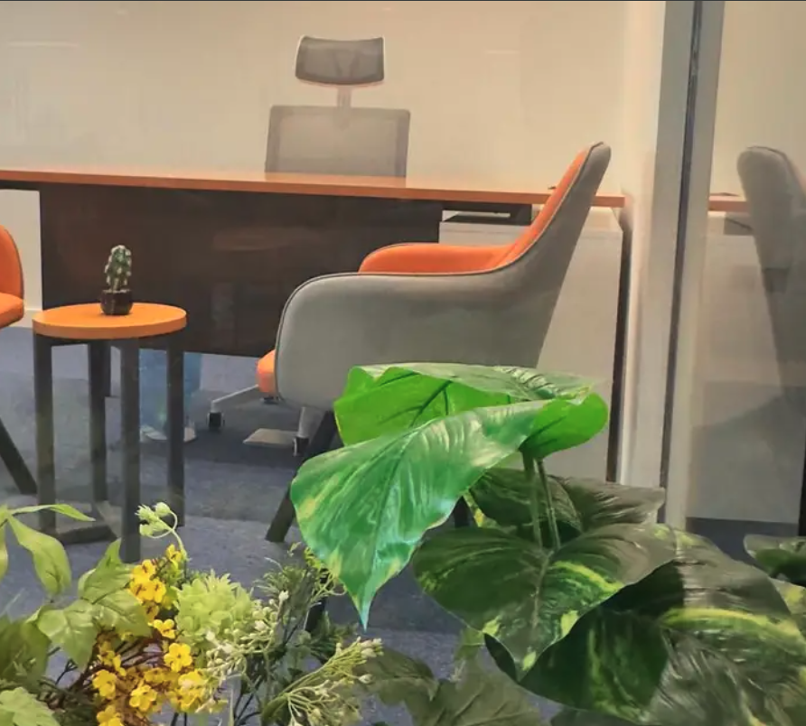 مكاتب مؤثثة للايجار الملقا ( سنوي شهري يومي )