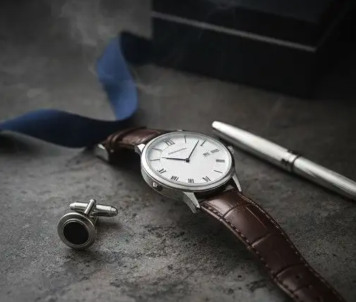 طقم إهداء فخم (ساعة - قلم - كبك) - جديد وأنيق جدا