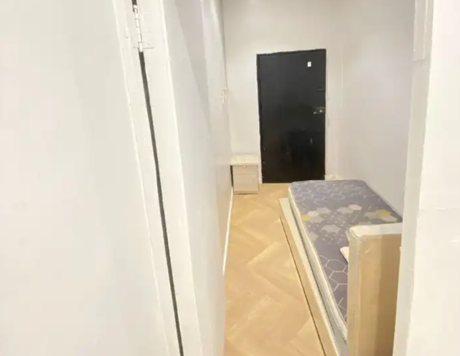 غرفة بالاثاث