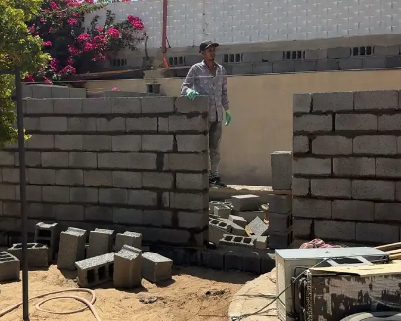 جميع اعمال البناء والسباكه والكهربه والحداده