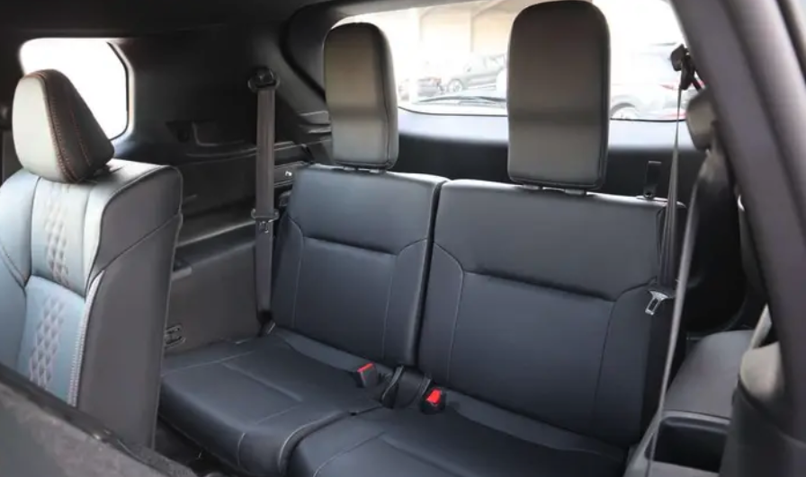 ميتسوبيشي اوتلاندر ستاندر7 و 5 راكب و بريميوم فل2025فرع جدة