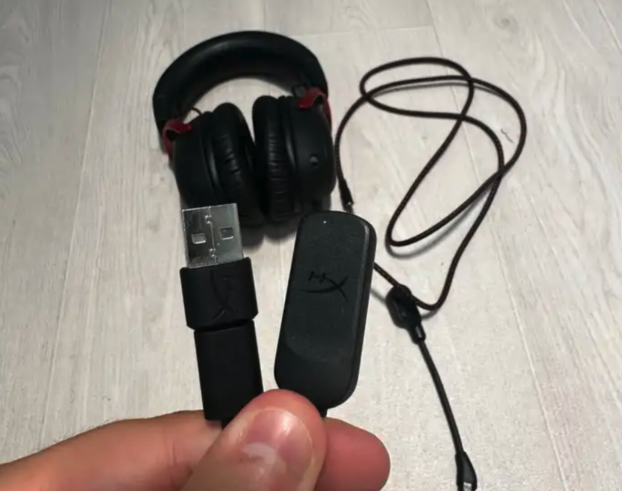 للبيع سماعة هايبر إكس كلاود 3 جديدة (HyperX Cloud III)