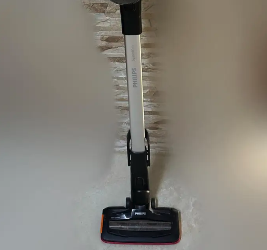 مكنسة كهربائية فيليبس لا سلكيه