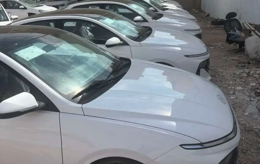 تاجير سيارات