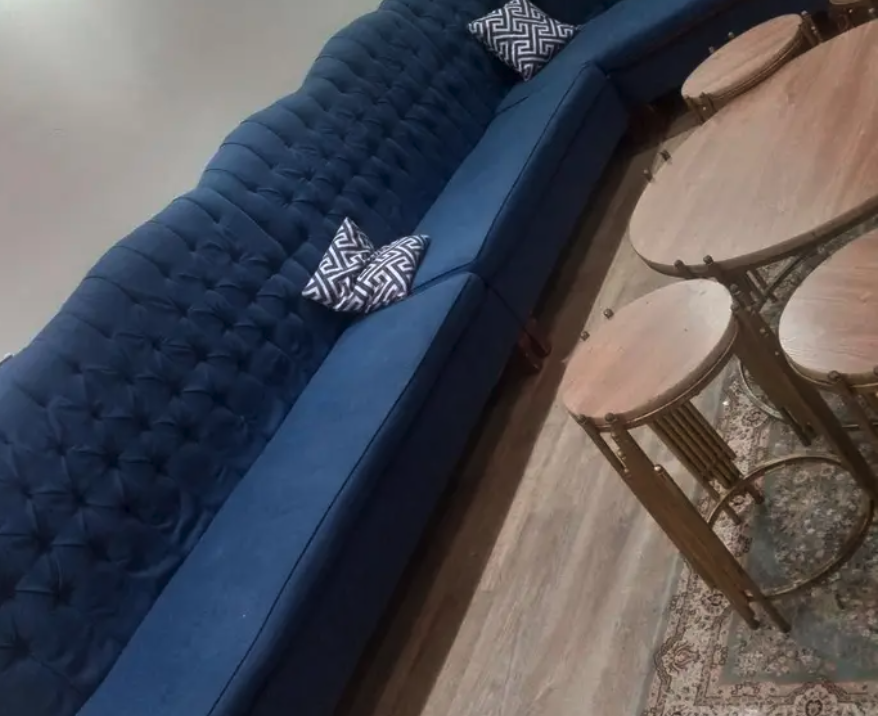 كنب للبيع قابل للتفاوض