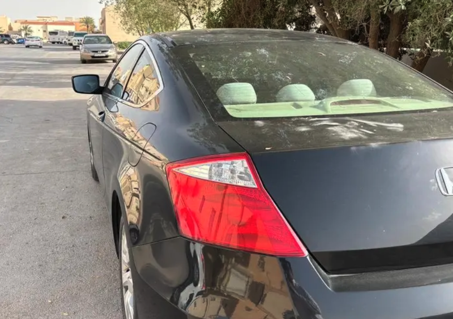 هوندا اكورد كوبيه فل كامل - موديل 2010