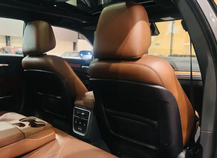 كرايزلر 2019 اكزكتيف فل (عرض خاص)